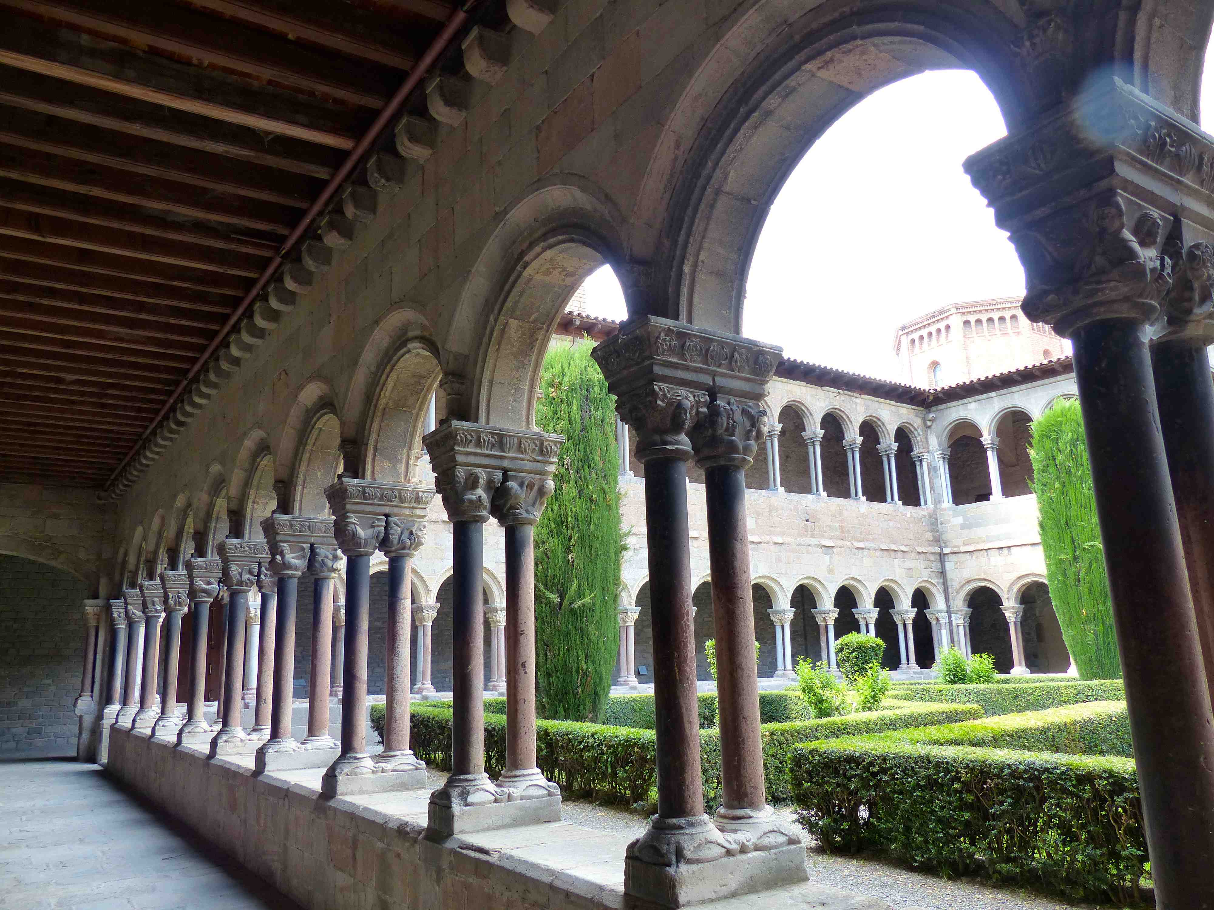 Monastère Santa Maria - Cloître - Ripoll Monastère Santa Maria - Cloître - Ripoll