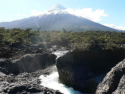 Salto Petrohue et volcan Osorno