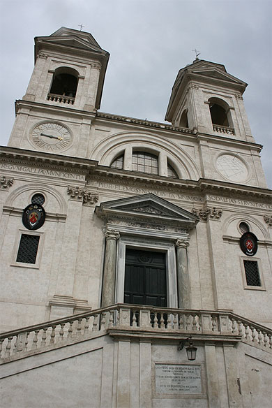 Eglise de la Trinité-des-Monts à Rome Eglise de la Trinité-des-Monts à Rome