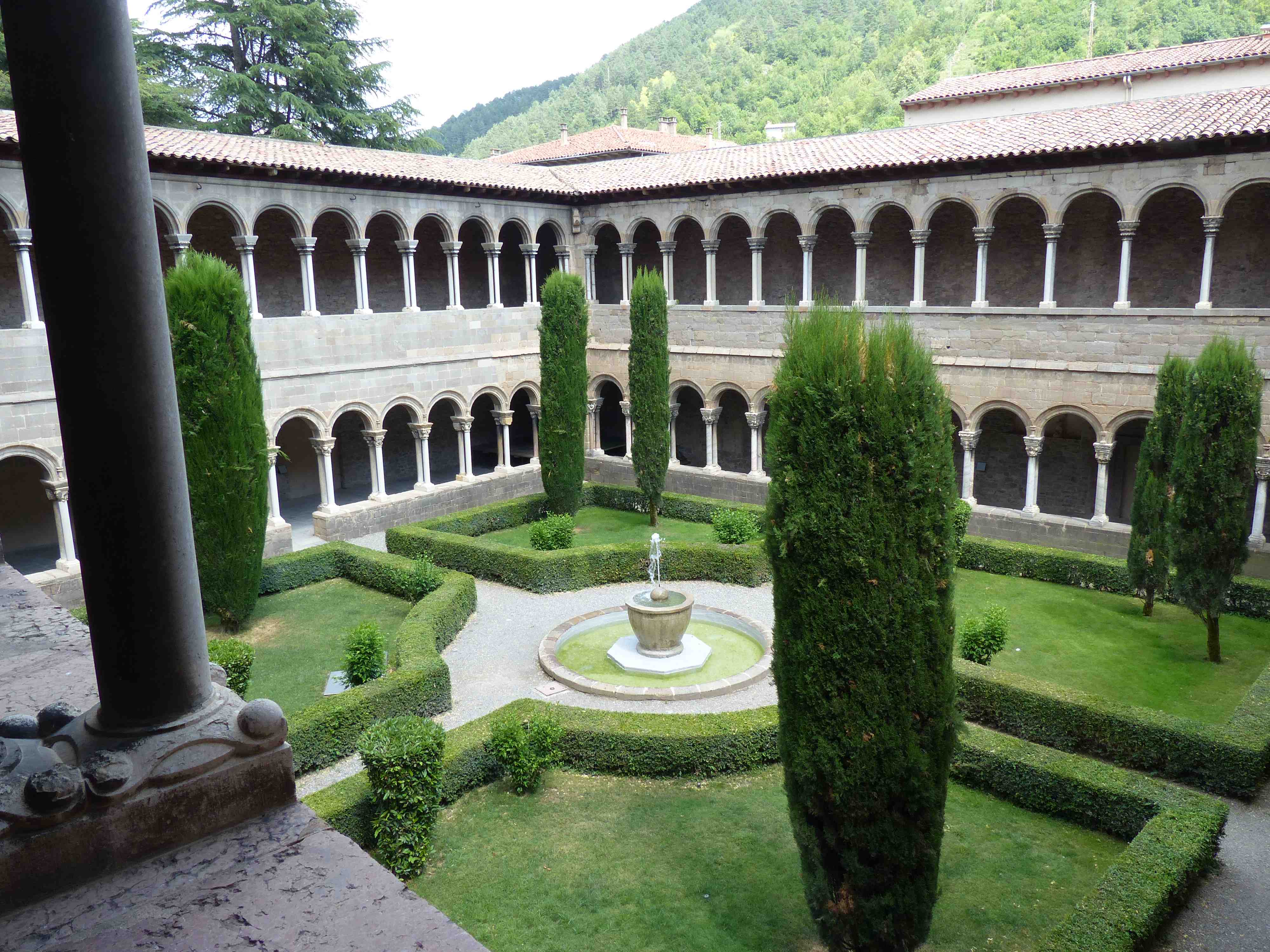 Monastère Santa Maria - Cloître - Ripoll Monastère Santa Maria - Cloître - Ripoll