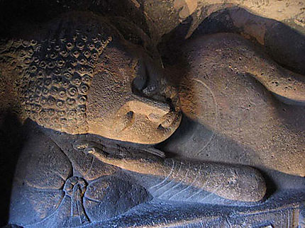 Bouddha couché à Ajanta