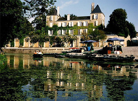 Le château d'Arçais Le château d'Arçais