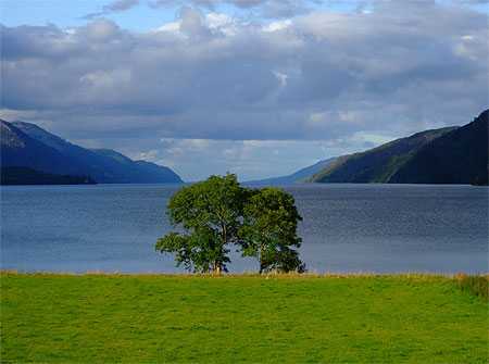 Vue romantique sur le loch Ness Vue romantique sur le loch Ness