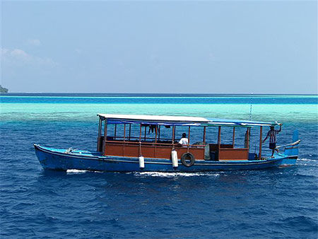 Dhoni aux Maldives