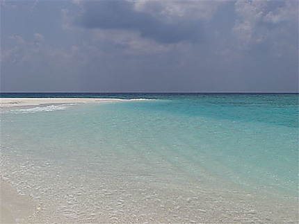 Banc de sable dans l'océan Indien