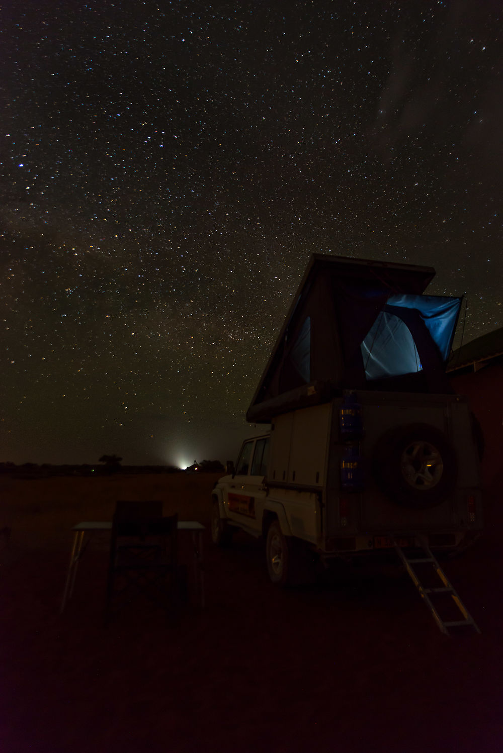 Sous les étoiles dans le Kalahari