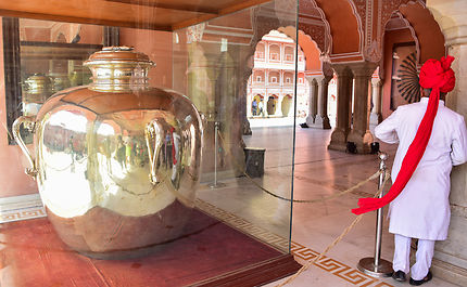 La jarre en argent du Maharaja