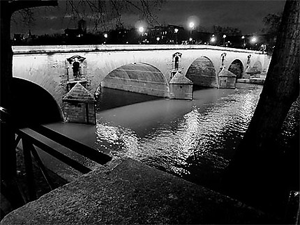 Pont Marie la nuit