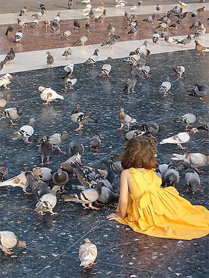 La petite-fille aux pigeons
