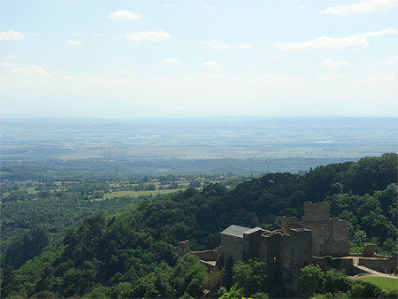 Vu du fort de Saissac sur la Vallée de l'Aude