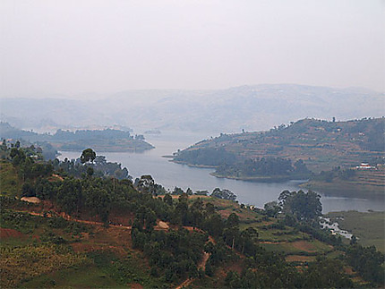 Vue magnifique sur le Lac Bunyonyi