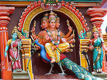 Skanda, le fils de Shiva à 6 têtes et son paon, temple de Kapalishwara