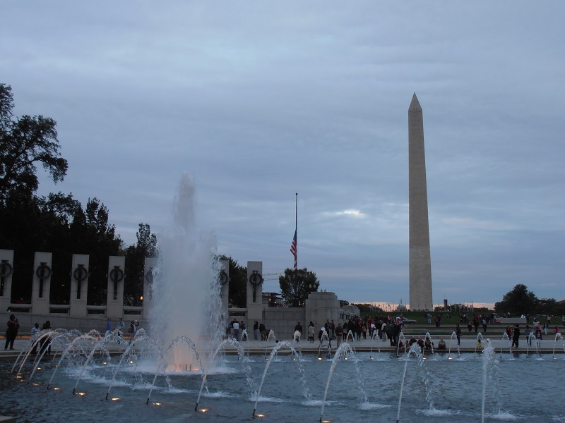 World War Memorial II et Washington Monument World War Memorial II et Washington Monument