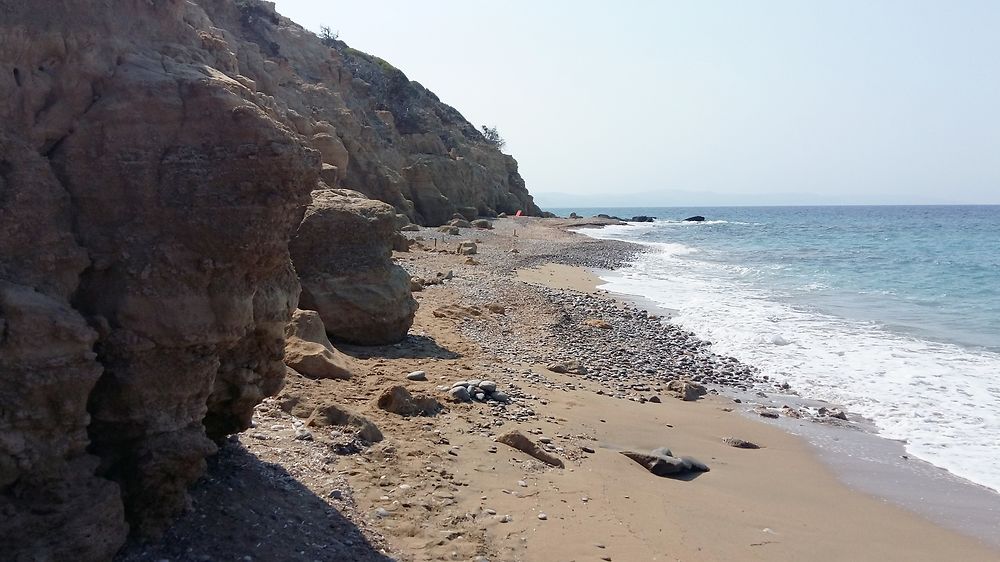 Plage déserte proche de Monolithos