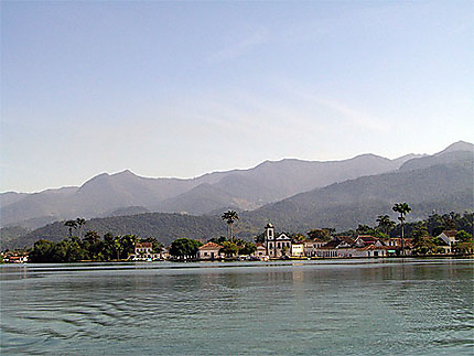 Village de Paraty depuis la baie
