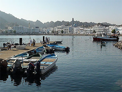 Corniche de Muttrah vue du marché aux poissons