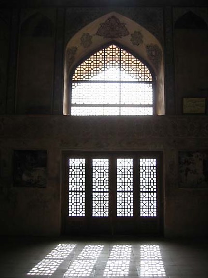 Une fenêtre du Palais Ali Qapu
