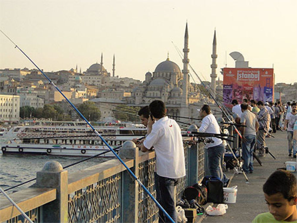 Pêcheurs du pont de Galata