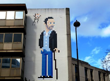 Street art  (Invader), Paris