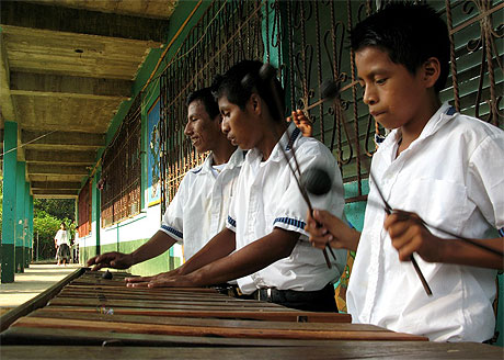 El Estor Maya Q'eqchi' School El Estor Maya Q'eqchi' School