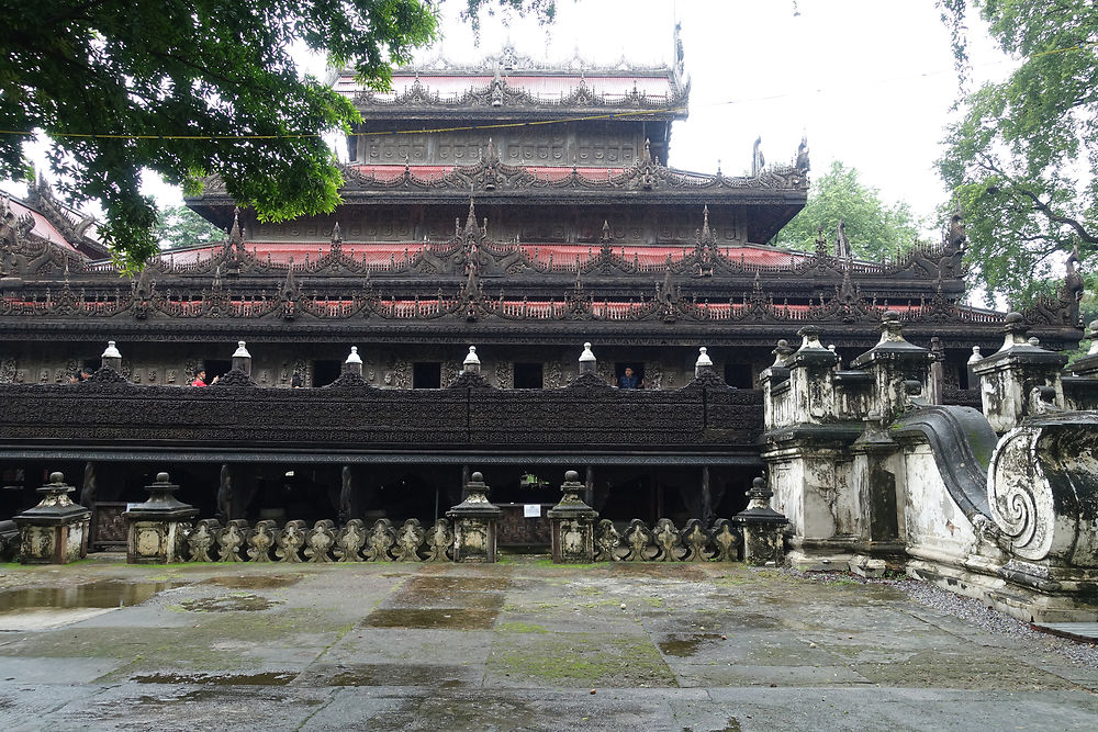 Monastère à Mandalay, Birmanie