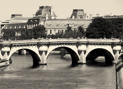 Le Pont neuf et le Louvre