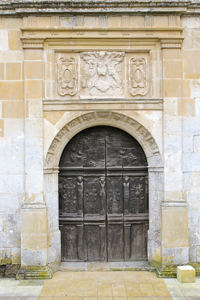 Porte sculptée d'époque Renaissance