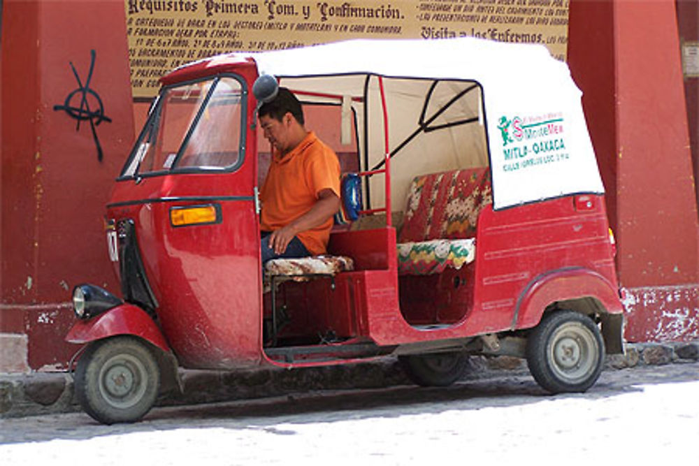 Taxi à Mitla