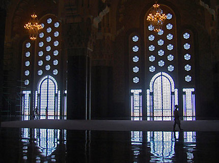 A l'intérieur de la grande mosquée Hassan II