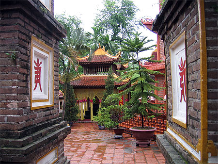 Le temple de Quan Thành Le temple de Quan Thành