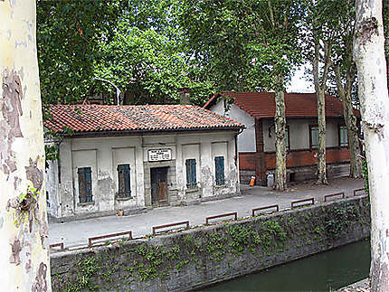 Le Canal du Midi à Toulouse, l'ancienne écluse Matabiau et l'ancien 4e bief (1).