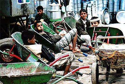 "pause Qat" au souk de Sanaa 