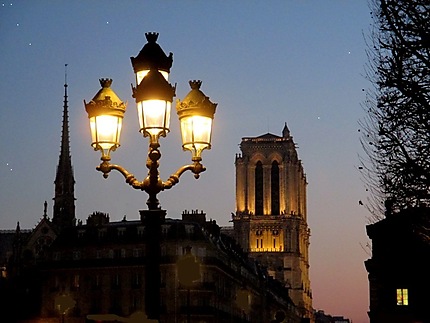 Paris la nuit, Candélabres