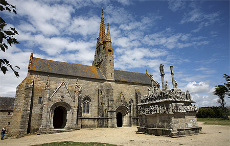 Calvaire, chapelle Notre-Dame-de-Tronoën Calvaire, chapelle Notre-Dame-de-Tronoën