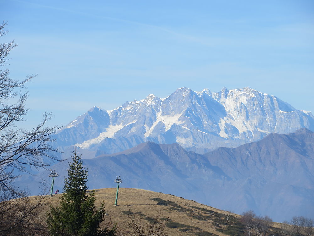 Vue au sommet du Montarone