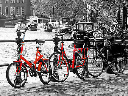 Amsterdam en rouge et gris