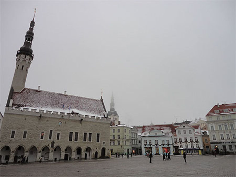 La Place de l'hôtel de ville -Raekoja Plats