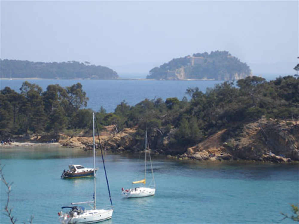 Fort de Brégançon depuis  le cap Léoube