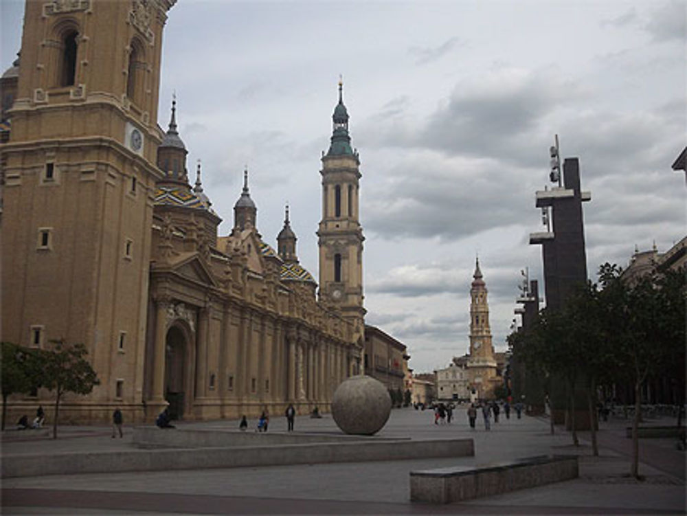 Le Pilar et la Seo