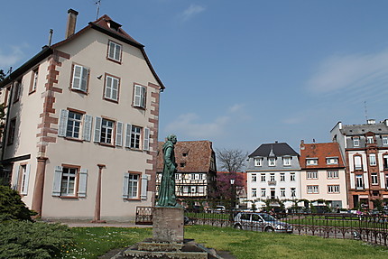La statue du moine Otfried