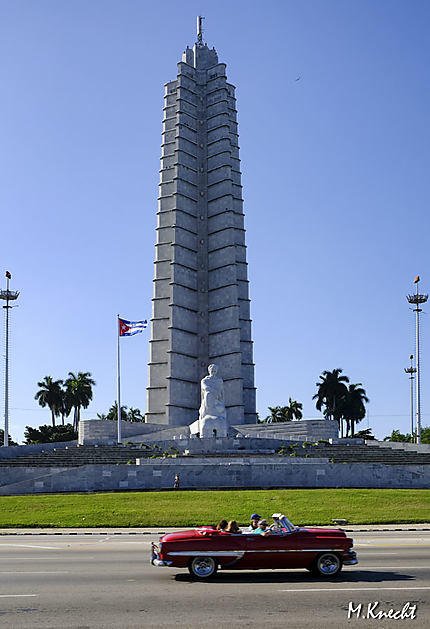 Monument place de la révolution