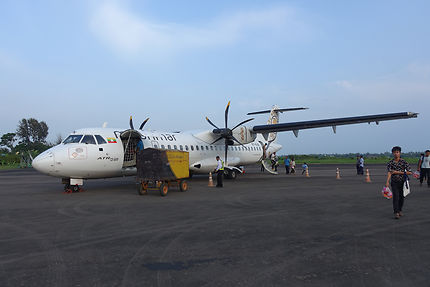 Avion de la Myanmar airlines