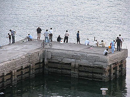 Une foule à la plage