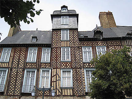 Rennes - Place des Lices - Hôtel particulier en plan de bois