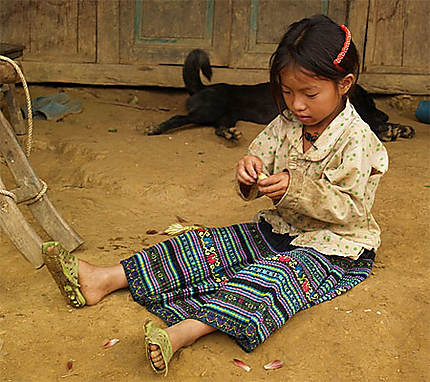 Enfant Hmong Fleur