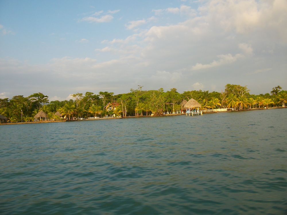 De Puerto Barrios à Livingston en lancha