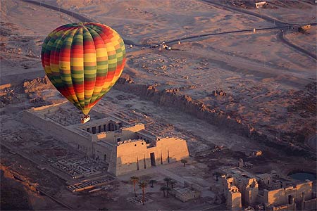 Vallée des Rois en Montgolfière Vallée des Rois en Montgolfière