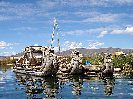 Iles flottantes Uros sur le lac Titicaca