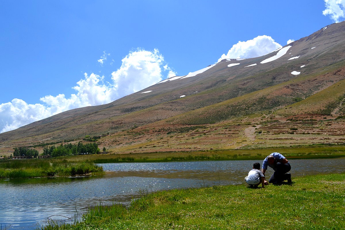 Lac dans la montagne Lac dans la montagne