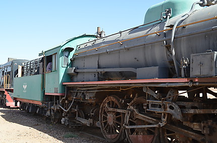 Train ottoman